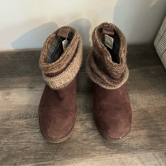 Muk Luks Dark Brown Faux Suede & Knit Patti Boots Ankle Booties Women's Size 7 - Picture 1 of 5
